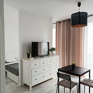 Apartament Niedaleko Centrum Warszawy Апартаменты Варшава
